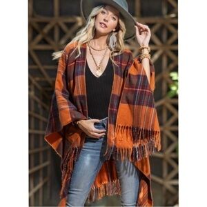 NWT Ruggine Chic Soft Plaid Ruana with Fringe Accent in Amberglow One Size